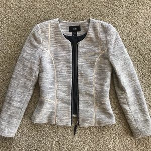 Business casual zipped blazer
